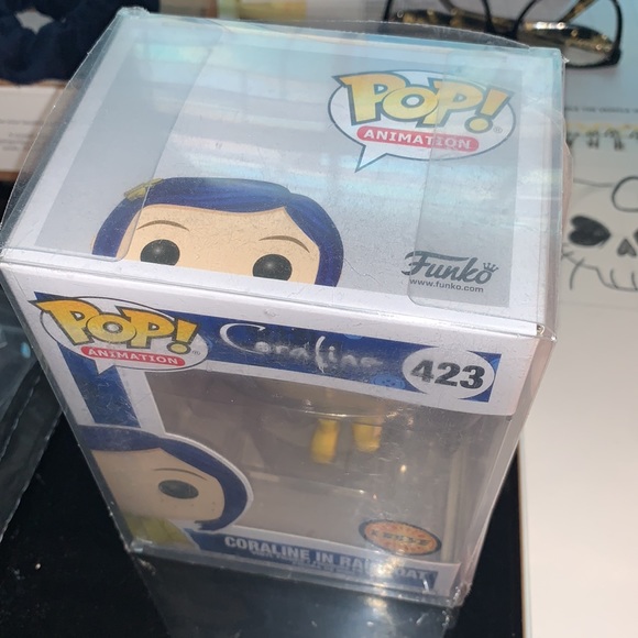 CHASE Coraline In Raincoat NWT/NWB FUNKOPOP! - Picture 2 of 6